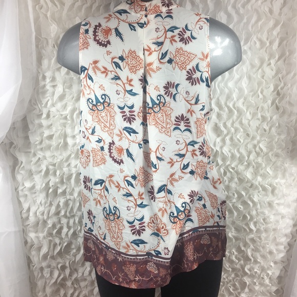 VIOLET + CLAIRE | Boho Floral Sleeveless Blouse - Picture 7 of 8